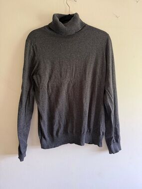 Van Heusen Women’s Charcoal Gray Turtleneck Sweater